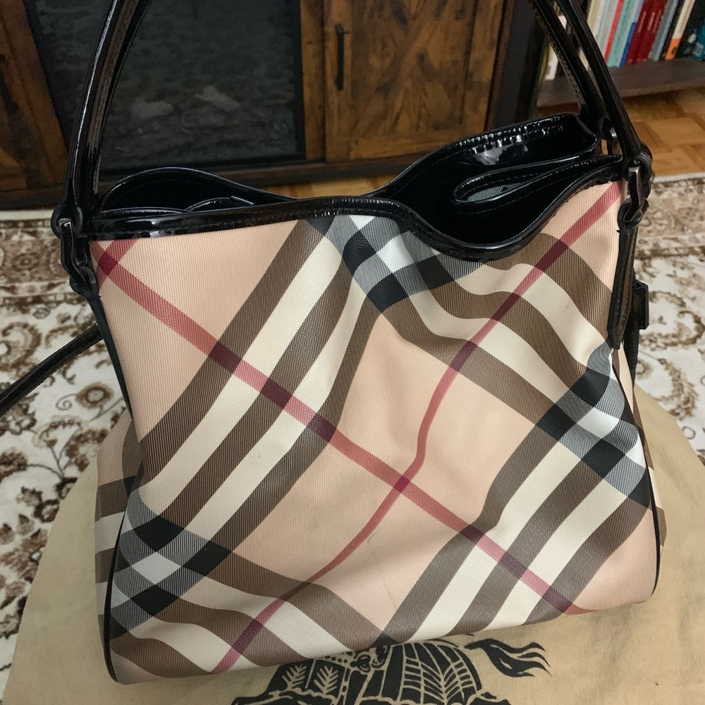 Luxurious Authentic Burberry Large Novacheck Tote